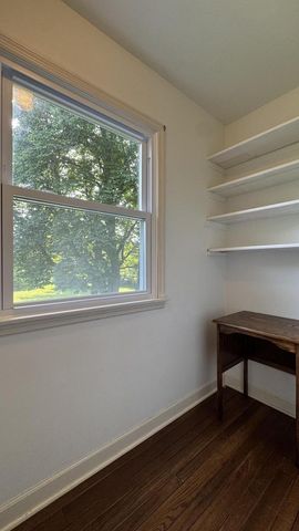 1435 E Fairy Chasm ROAD, Milwaukee, WI 53217