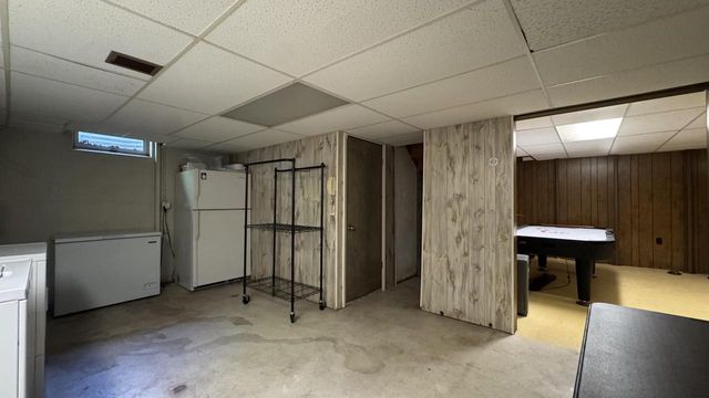 1435 E Fairy Chasm ROAD, Milwaukee, WI 53217