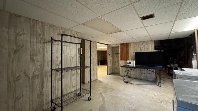 1435 E Fairy Chasm ROAD, Milwaukee, WI 53217