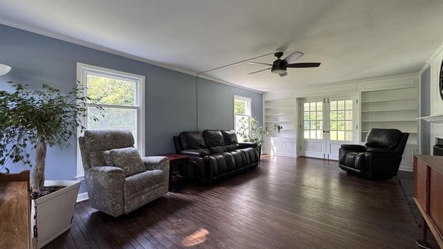 1435 E Fairy Chasm ROAD, Milwaukee, WI 53217