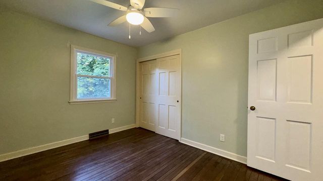 1435 E Fairy Chasm ROAD, Milwaukee, WI 53217