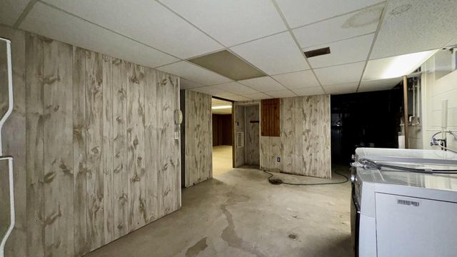 1435 E Fairy Chasm ROAD, Milwaukee, WI 53217