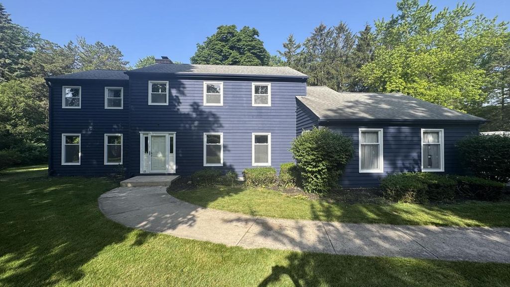 1435 E Fairy Chasm ROAD, Milwaukee, WI 53217