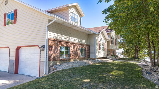 718 N MURDOCK DR, Pleasant Grove, UT 84062