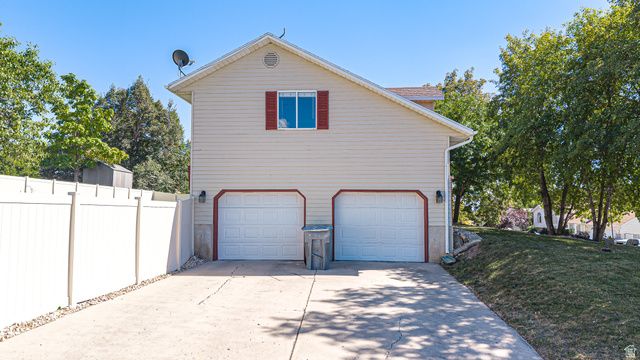 718 N MURDOCK DR, Pleasant Grove, UT 84062