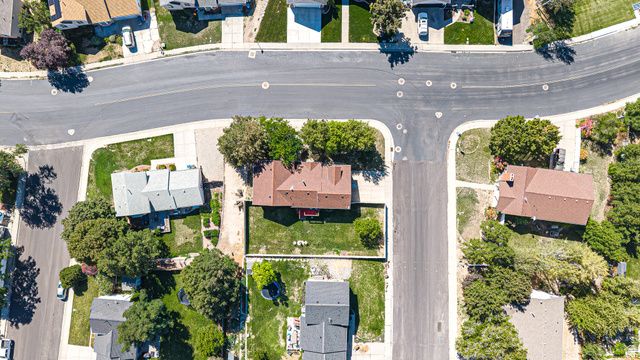 718 N MURDOCK DR, Pleasant Grove, UT 84062