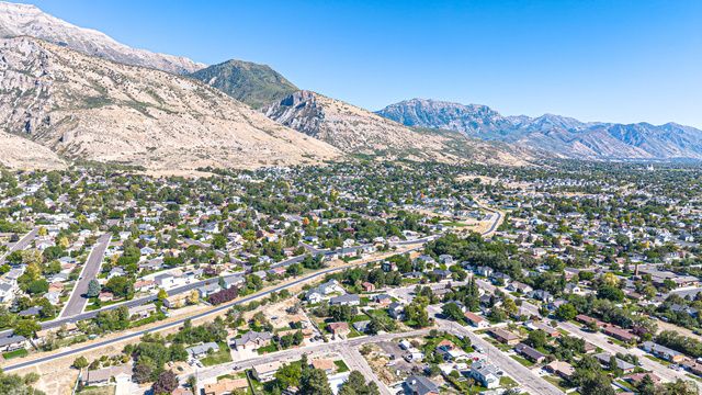 718 N MURDOCK DR, Pleasant Grove, UT 84062