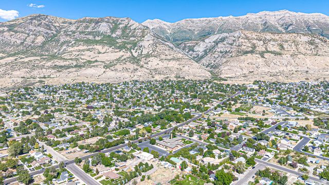 718 N MURDOCK DR, Pleasant Grove, UT 84062