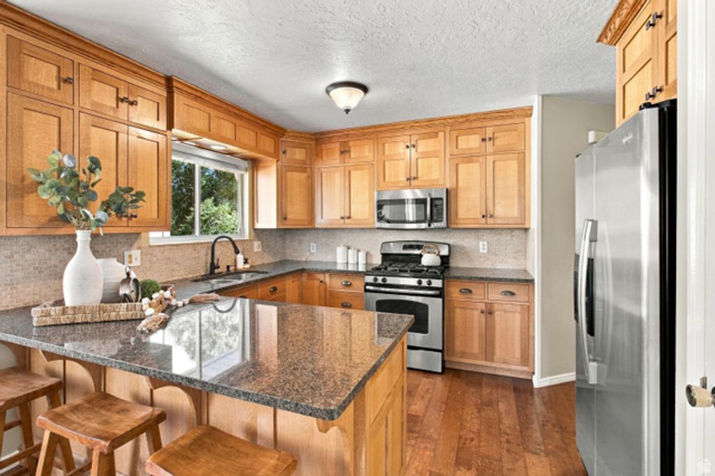 718 N MURDOCK DR, Pleasant Grove, UT 84062 — photo 2