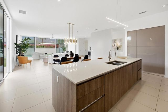 542 Skylar Lane, Palm Springs, CA 92262