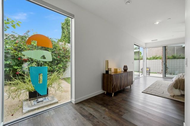 542 Skylar Lane, Palm Springs, CA 92262