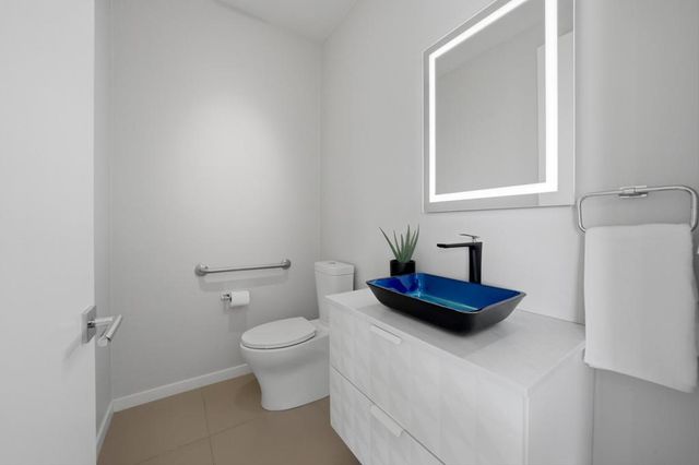 542 Skylar Lane, Palm Springs, CA 92262