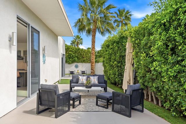 542 Skylar Lane, Palm Springs, CA 92262