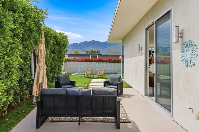 542 Skylar Lane, Palm Springs, CA 92262