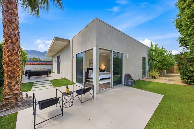 542 Skylar Lane, Palm Springs, CA 92262