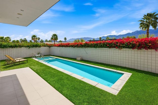542 Skylar Lane, Palm Springs, CA 92262