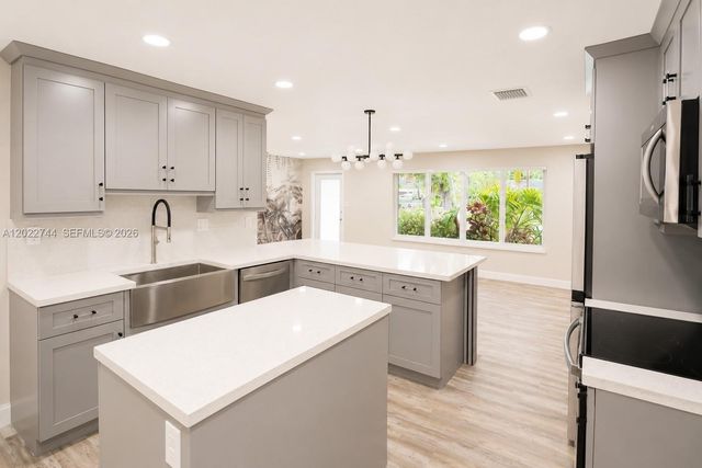 2573 Conroy Drive, North Palm Beach, FL 33403