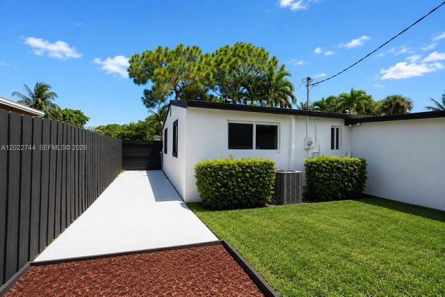 2573 Conroy Drive, North Palm Beach, FL 33403