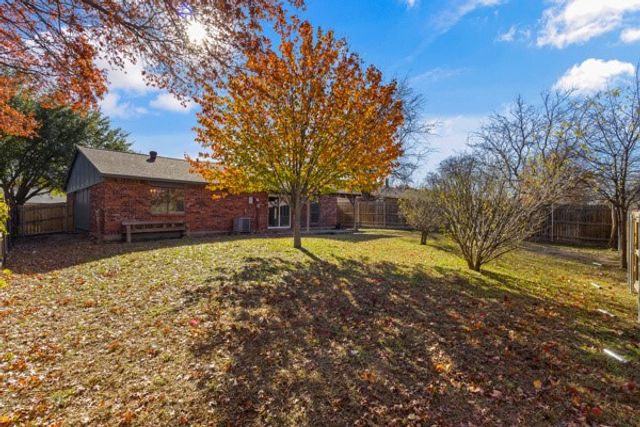 7319 Hedge Drive, Dallas, TX 75249