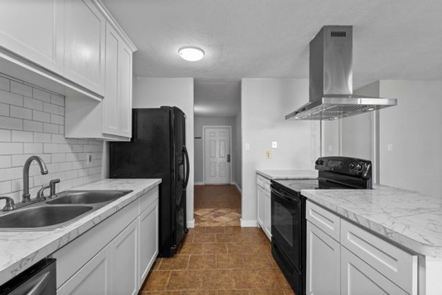 7319 Hedge Drive, Dallas, TX 75249