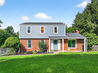 985 Overlook Dr, N Franklin Twp, PA 15301