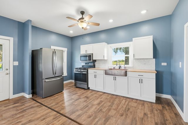 10120 N 1000 East Road, Manteno, IL 60950