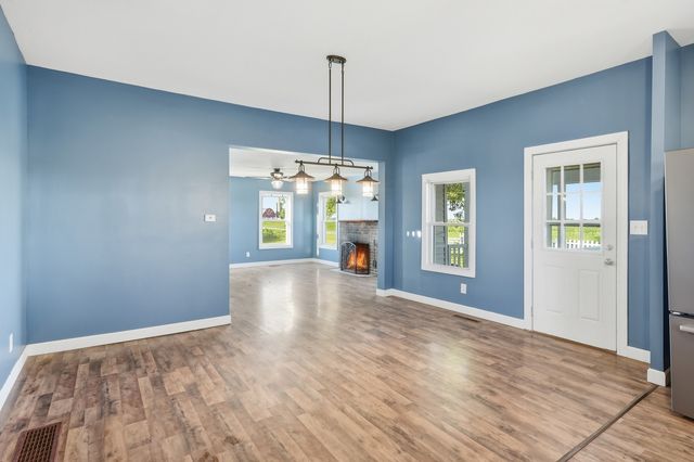10120 N 1000 East Road, Manteno, IL 60950