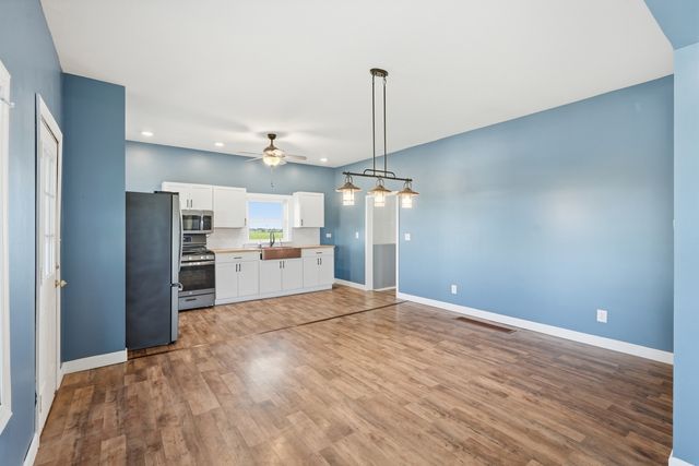 10120 N 1000 East Road, Manteno, IL 60950