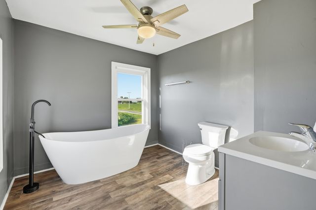 10120 N 1000 East Road, Manteno, IL 60950