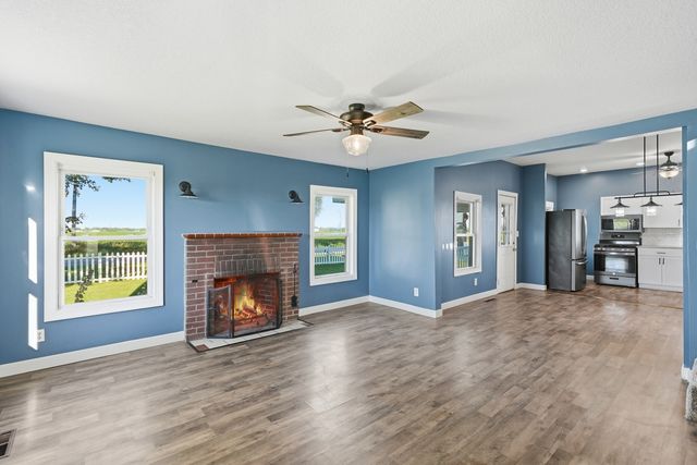 10120 N 1000 East Road, Manteno, IL 60950
