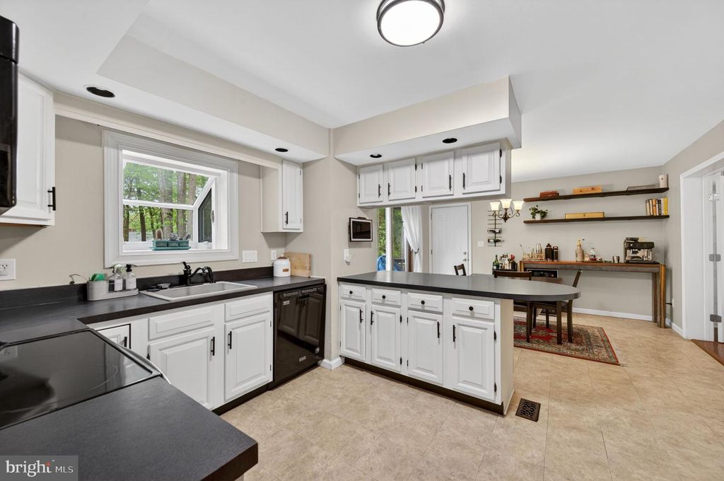 Image 26 of property listing at 1221 COVE DR, Churchton, MD 20733