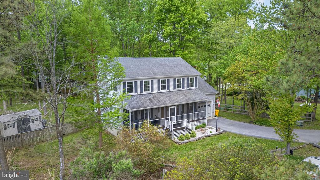 Image 3 of property listing at 1221 COVE DR, Churchton, MD 20733