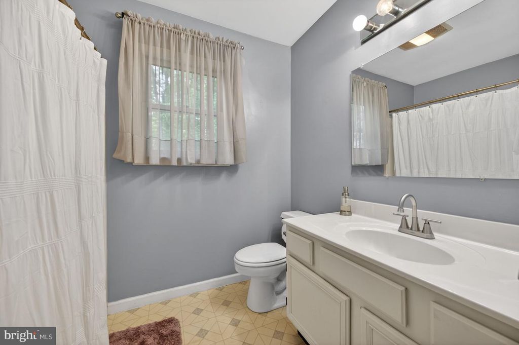 Image 50 of property listing at 1221 COVE DR, Churchton, MD 20733