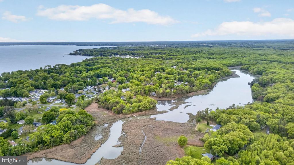 Image 65 of property listing at 1221 COVE DR, Churchton, MD 20733