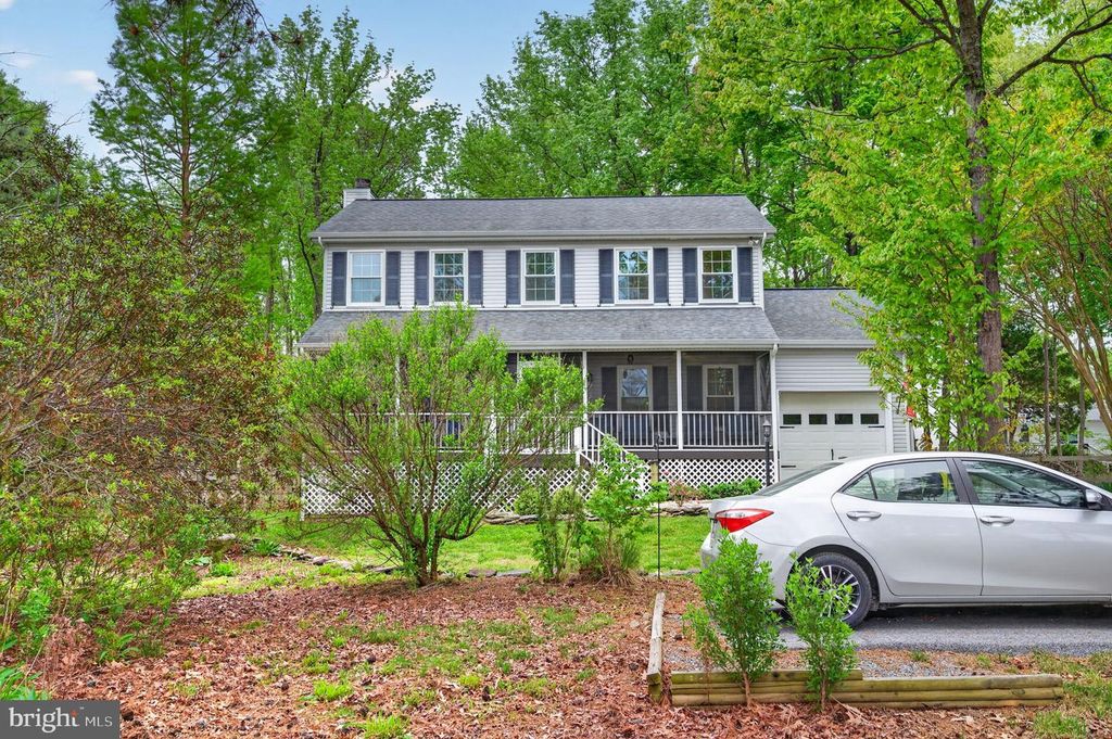 Image 9 of property listing at 1221 COVE DR, Churchton, MD 20733