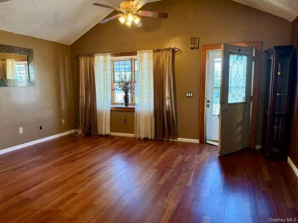 1424 Cross Bay Boulevard, Broad Channel, NY 11693 — photo 2