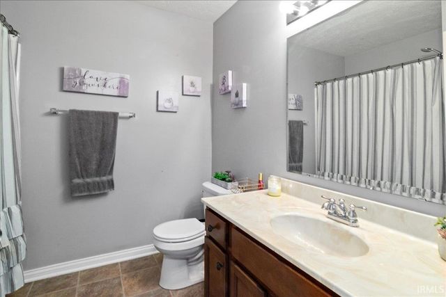 10235 Admiral Drive, Evansville, IN 47725