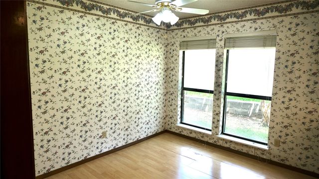 4724 Meadowview Drive, Mesquite, TX 75150