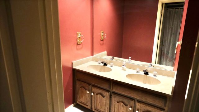 4724 Meadowview Drive, Mesquite, TX 75150