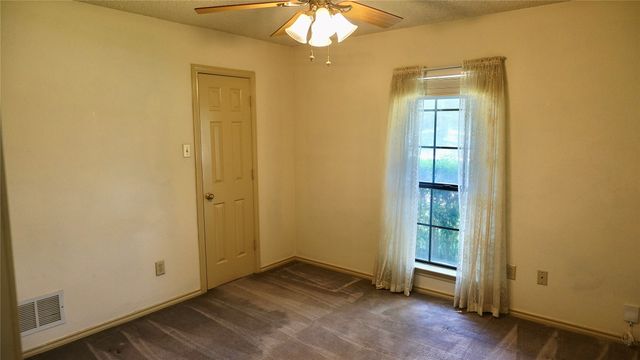 4724 Meadowview Drive, Mesquite, TX 75150