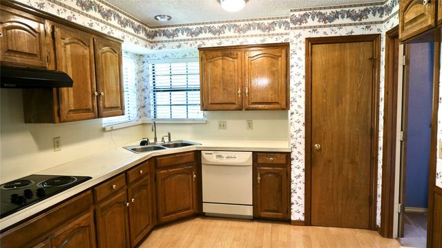4724 Meadowview Drive, Mesquite, TX 75150