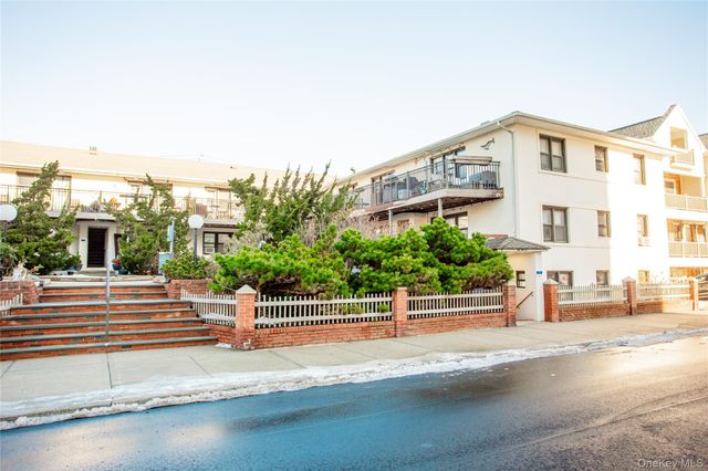 65 W Broadway 2G, Long Beach, NY 11561