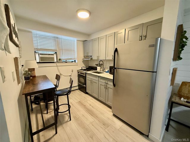 65 W Broadway 2G, Long Beach, NY 11561