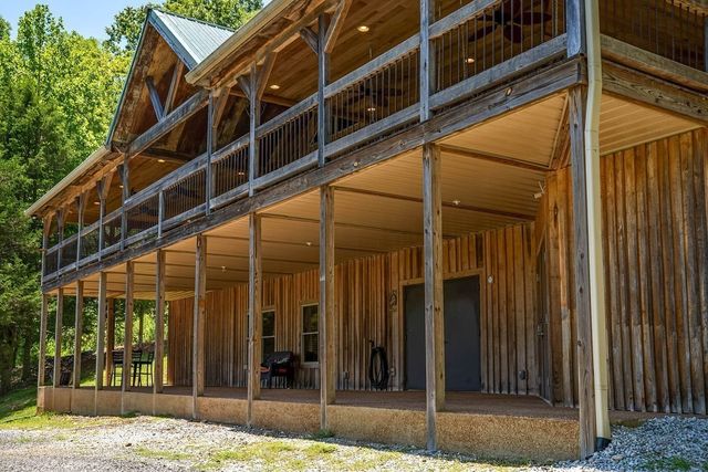 59 Russell Ln, Pleasant Shade, TN 37145