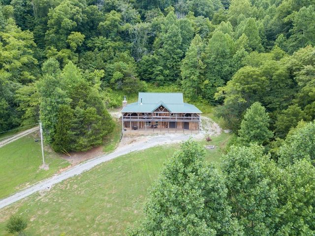 59 Russell Ln, Pleasant Shade, TN 37145