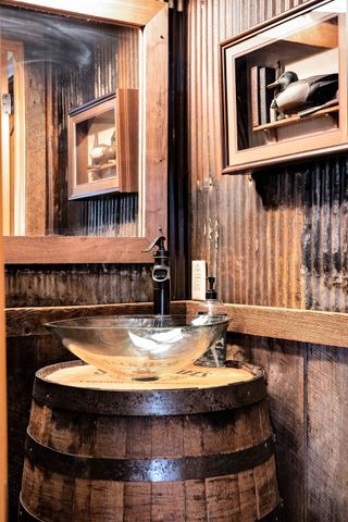 59 Russell Ln, Pleasant Shade, TN 37145