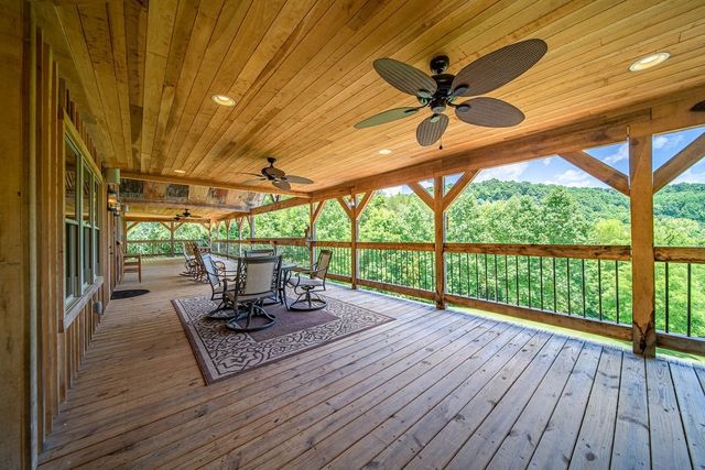 59 Russell Ln, Pleasant Shade, TN 37145