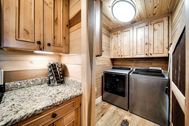 59 Russell Ln, Pleasant Shade, TN 37145