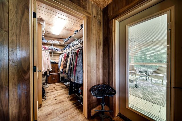 59 Russell Ln, Pleasant Shade, TN 37145