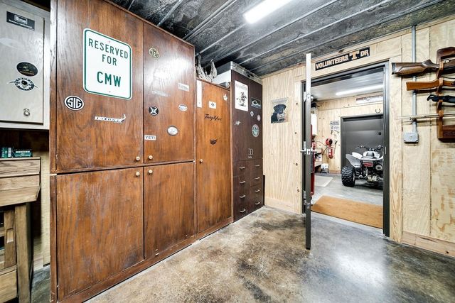 59 Russell Ln, Pleasant Shade, TN 37145